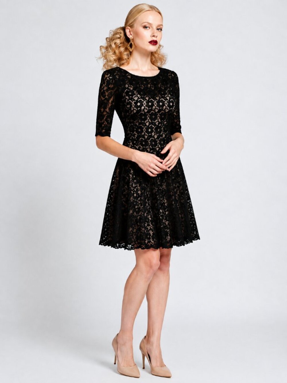 Betsey Johnson Black Floral Lace Fit & Flare Dress – NWT – Size 6